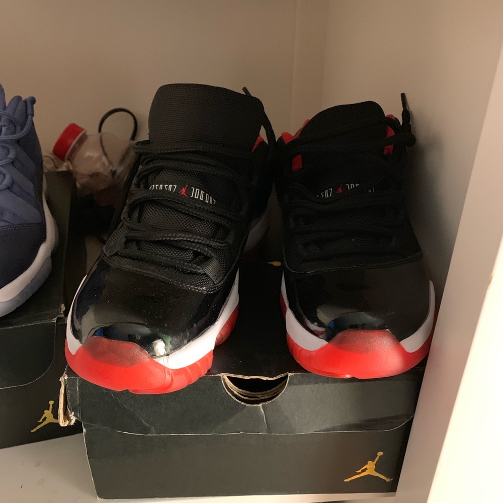 Sneakers - Picture 7 of 8